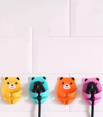 送料無料　4点セット　多機能プラグフック　穴あけ不要　キッチン　　  コンセント収納　　3261