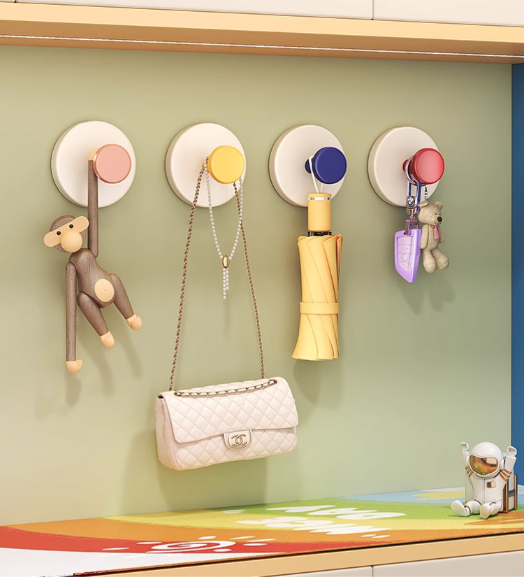 送料無料 吸盤フック 強力 2個セット プッシュ式 耐荷重5kg 小物掛けト カバン掛け プッシュ式 ワンプッシュ キッチンツール キーフック 吸盤式 収納 浴室 玄関 工具不要 3393