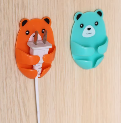 送料無料　4点セット　多機能プラグフック　穴あけ不要　キッチン　　  コンセント収納　　3261