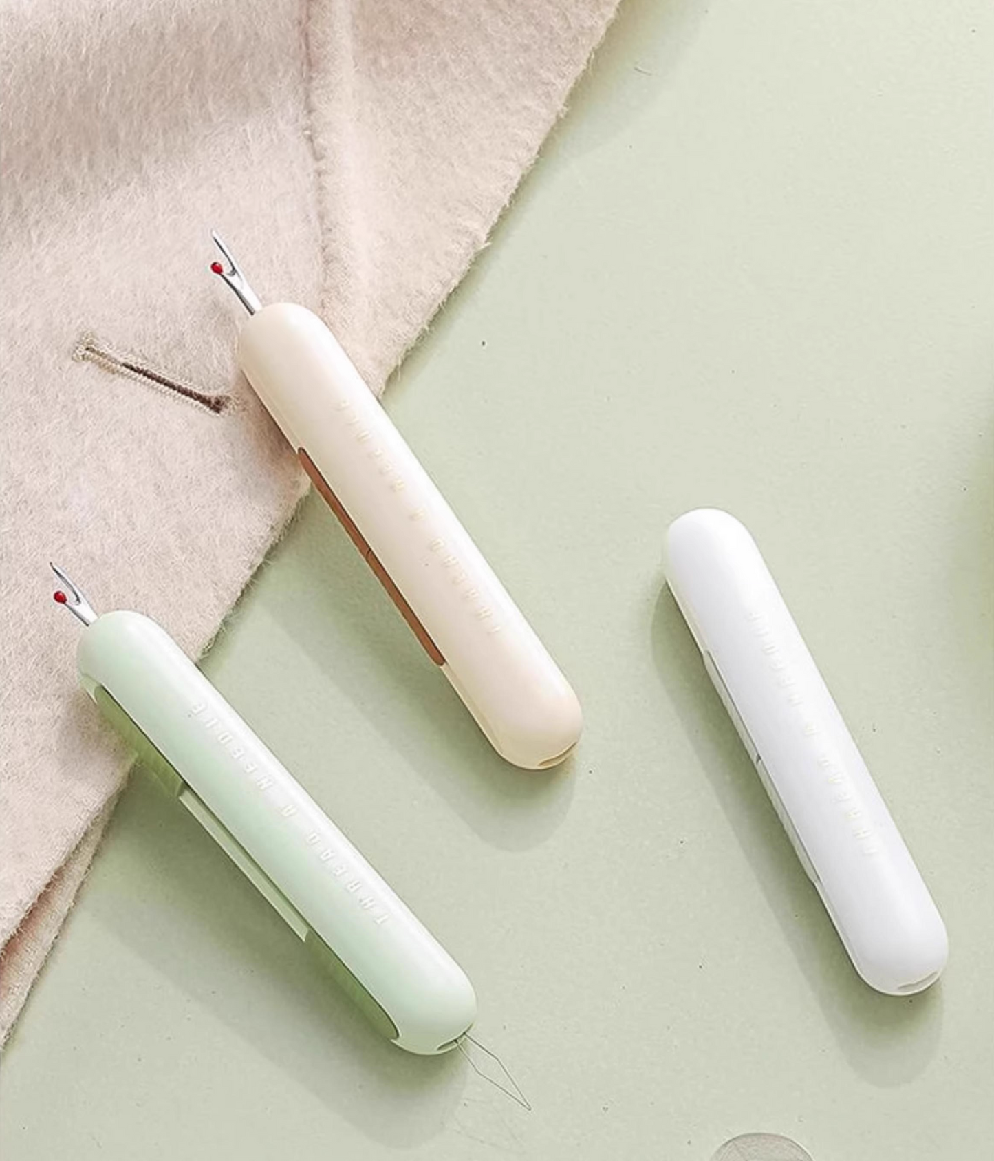 送料無料　2点セット 2 個のシームリッパーミシン　糸通し補助ツール　縫い目糸リムーバー　簡単糸通　3307