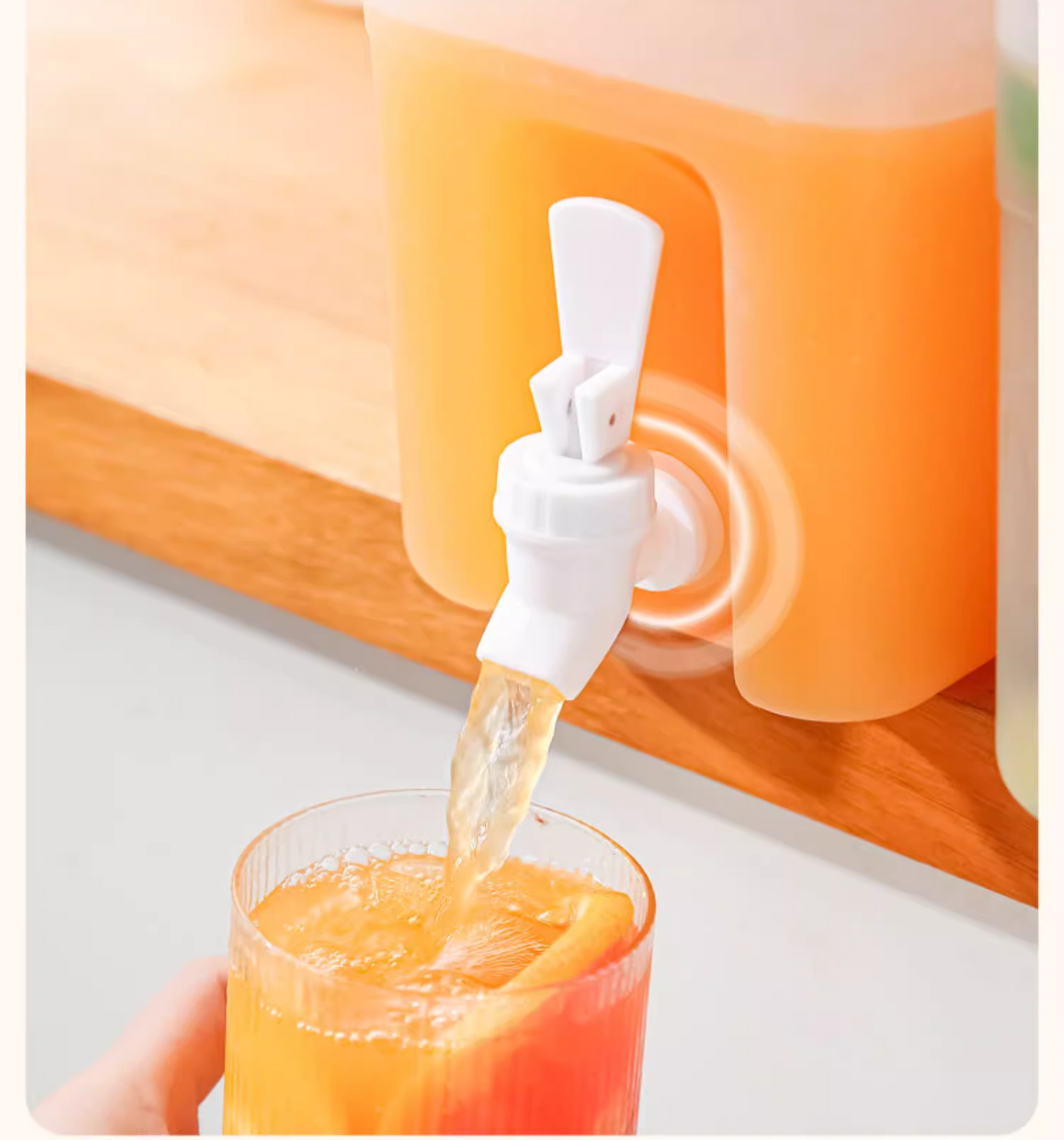 送料無料　4L　蛇口付き大容量冷蔵庫ドリンクサーバー　プラスチック スタンド おしゃれ 家庭用　　3266