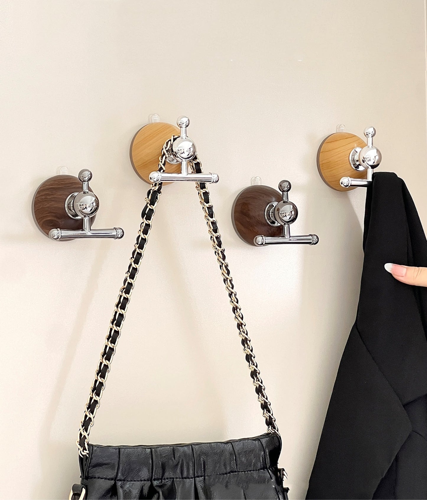 送料無料 丸型 木目調 強力吸着 強力吸盤フック 吸盤式フック おしゃれ 強力吸盤フック 跡が残らない 簡単設置 繰り返し使える 壁掛け 省スペース 3432